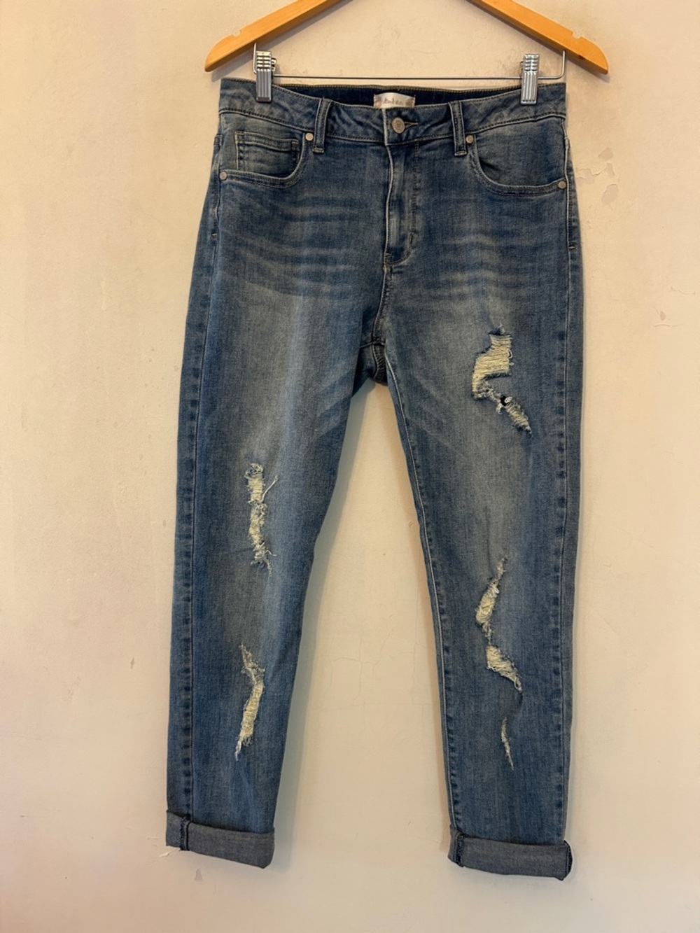 Altar’d State Distressed Boyfriend Jeans Size 28 EUC
